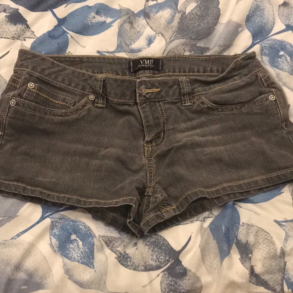 Short shorts